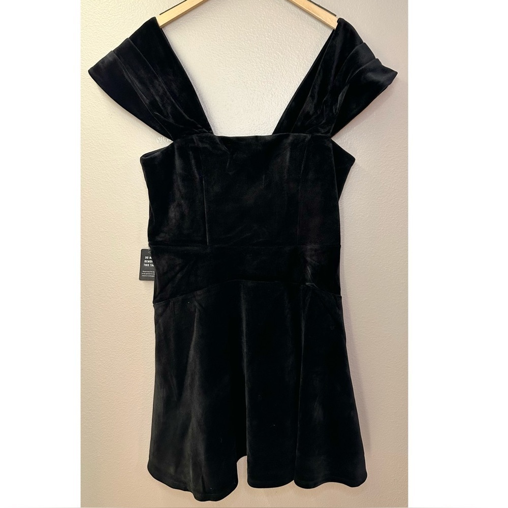NWT Express Black Velvet Off The Shoulder Mini Fit And Flare Dress - Picture 4 of 12